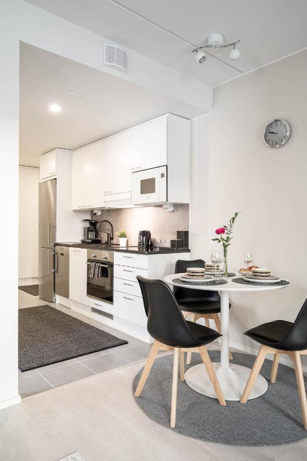Apartment Near The Train Station, Free Parking &Netflix クオピオ エクステリア 写真