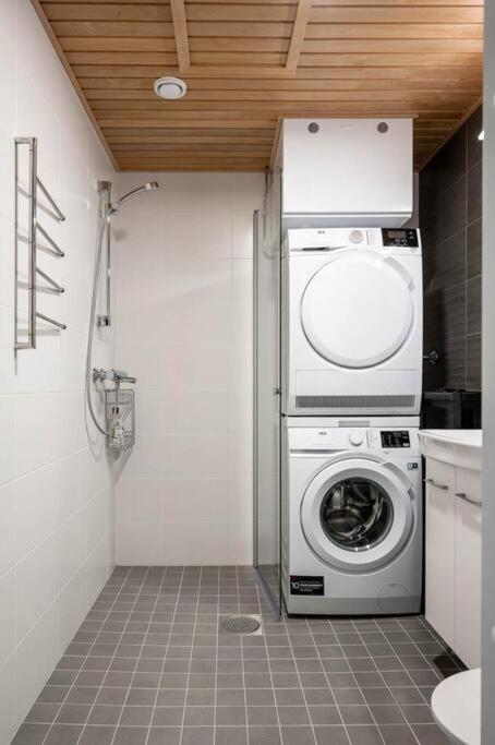 Apartment Near The Train Station, Free Parking &Netflix クオピオ エクステリア 写真