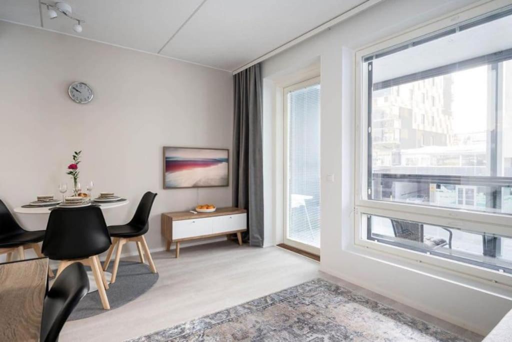 Apartment Near The Train Station, Free Parking &Netflix クオピオ エクステリア 写真