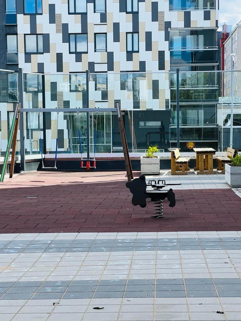 Apartment Near The Train Station, Free Parking &Netflix クオピオ エクステリア 写真