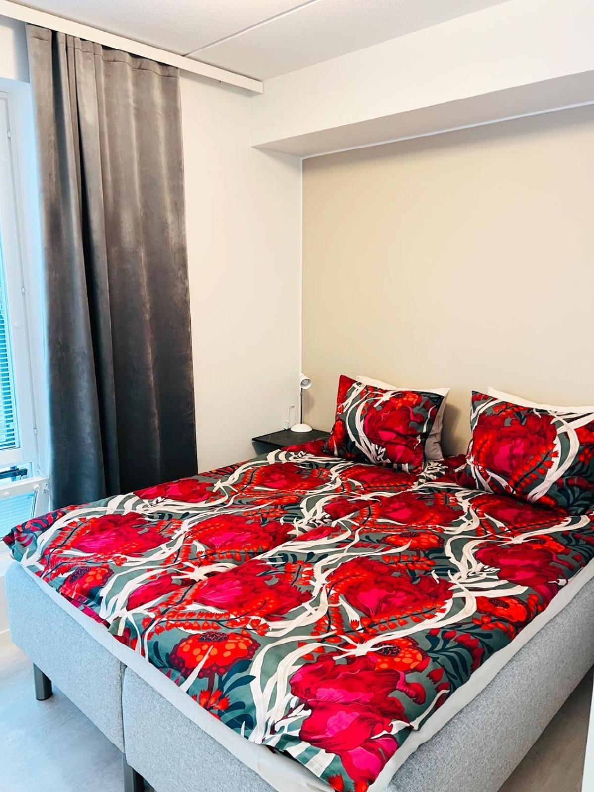Apartment Near The Train Station, Free Parking &Netflix クオピオ エクステリア 写真